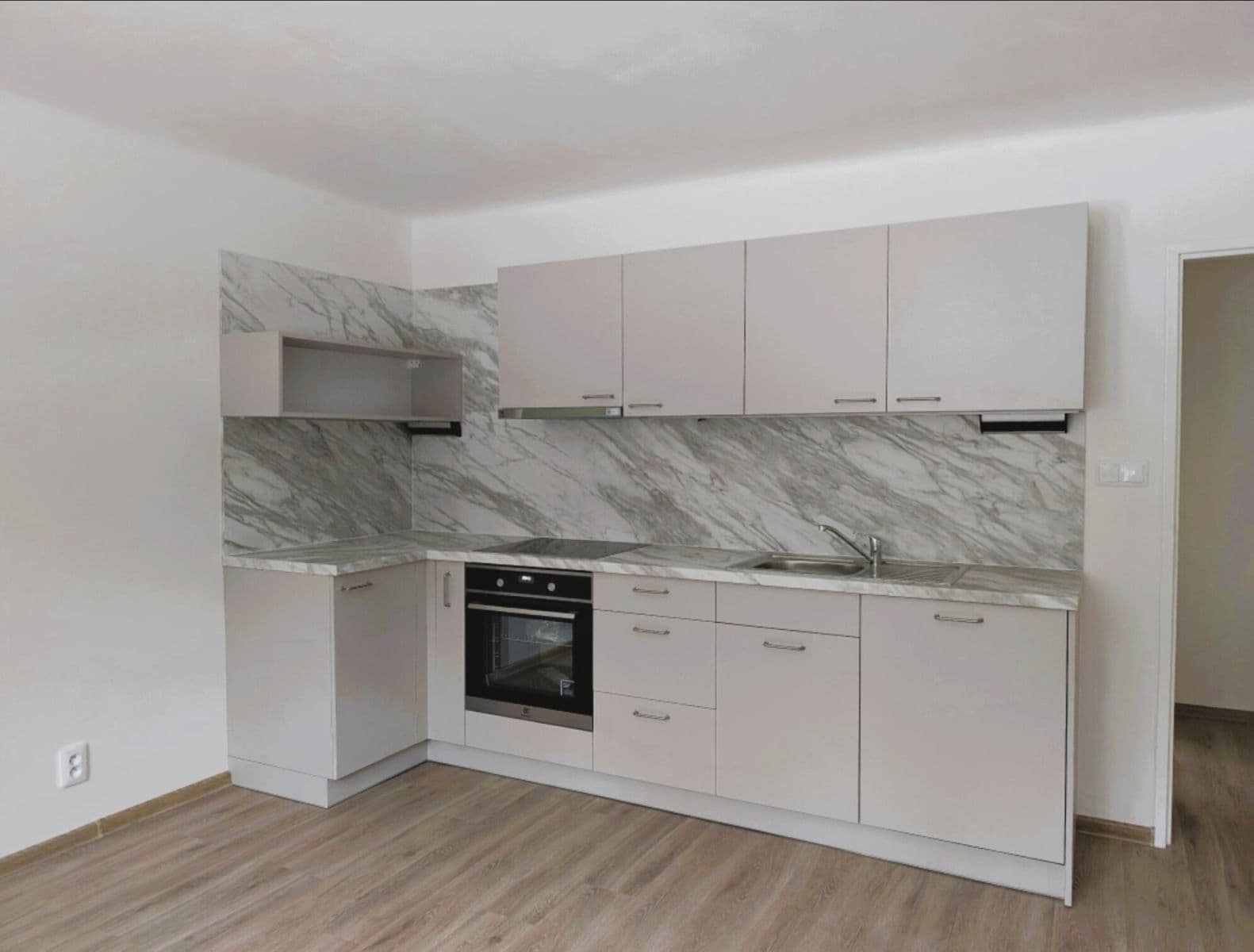 2 bedroom with open-plan kitchen flat to rent, 58 m², Nad Bořislavkou, Prague, Prague 2 bedroom with open-plan kitchen flat to rent, 58 m², Nad Bořislavkou, Prague, Prague