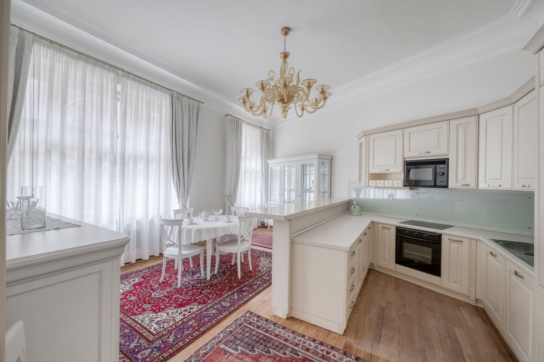 3 bedroom flat to rent, 120 m², Truhlářská, Prague, Prague 3 bedroom flat to rent, 120 m², Truhlářská, Prague, Prague