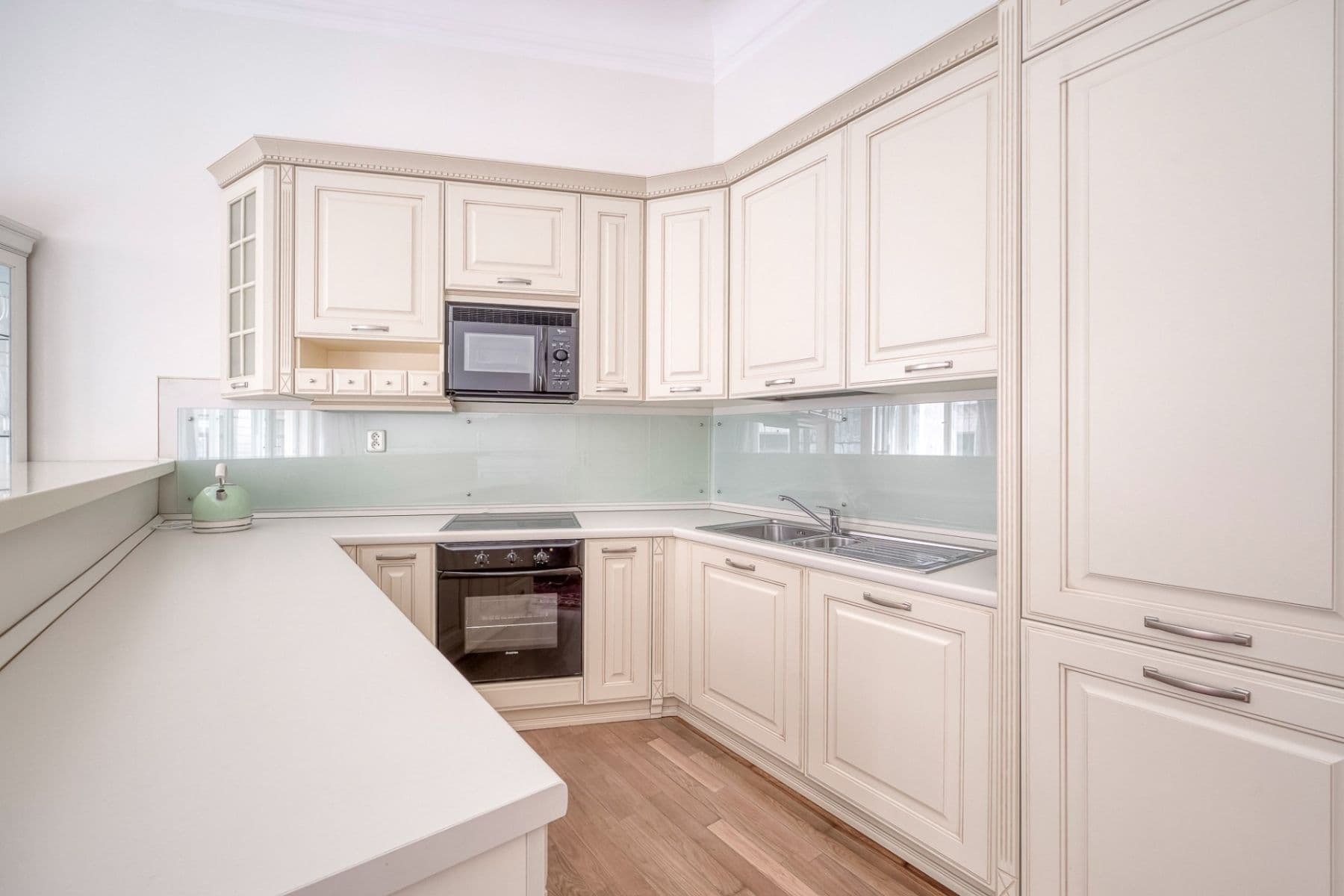 3 bedroom flat to rent, 120 m², Truhlářská, Prague, Prague 3 bedroom flat to rent, 120 m², Truhlářská, Prague, Prague