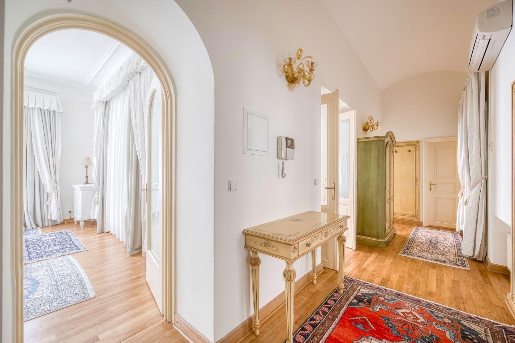 3 bedroom flat to rent, 120 m², Truhlářská, Prague, Prague 3 bedroom flat to rent, 120 m², Truhlářská, Prague, Prague