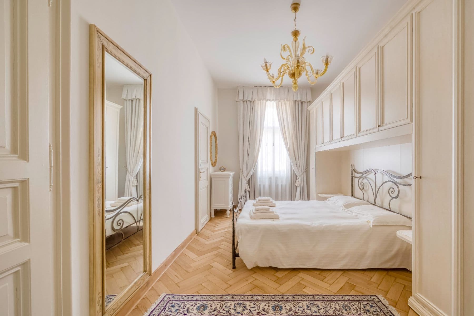 2 bedroom flat to rent, 78 m², Truhlářská, Prague, Prague 2 bedroom flat to rent, 78 m², Truhlářská, Prague, Prague