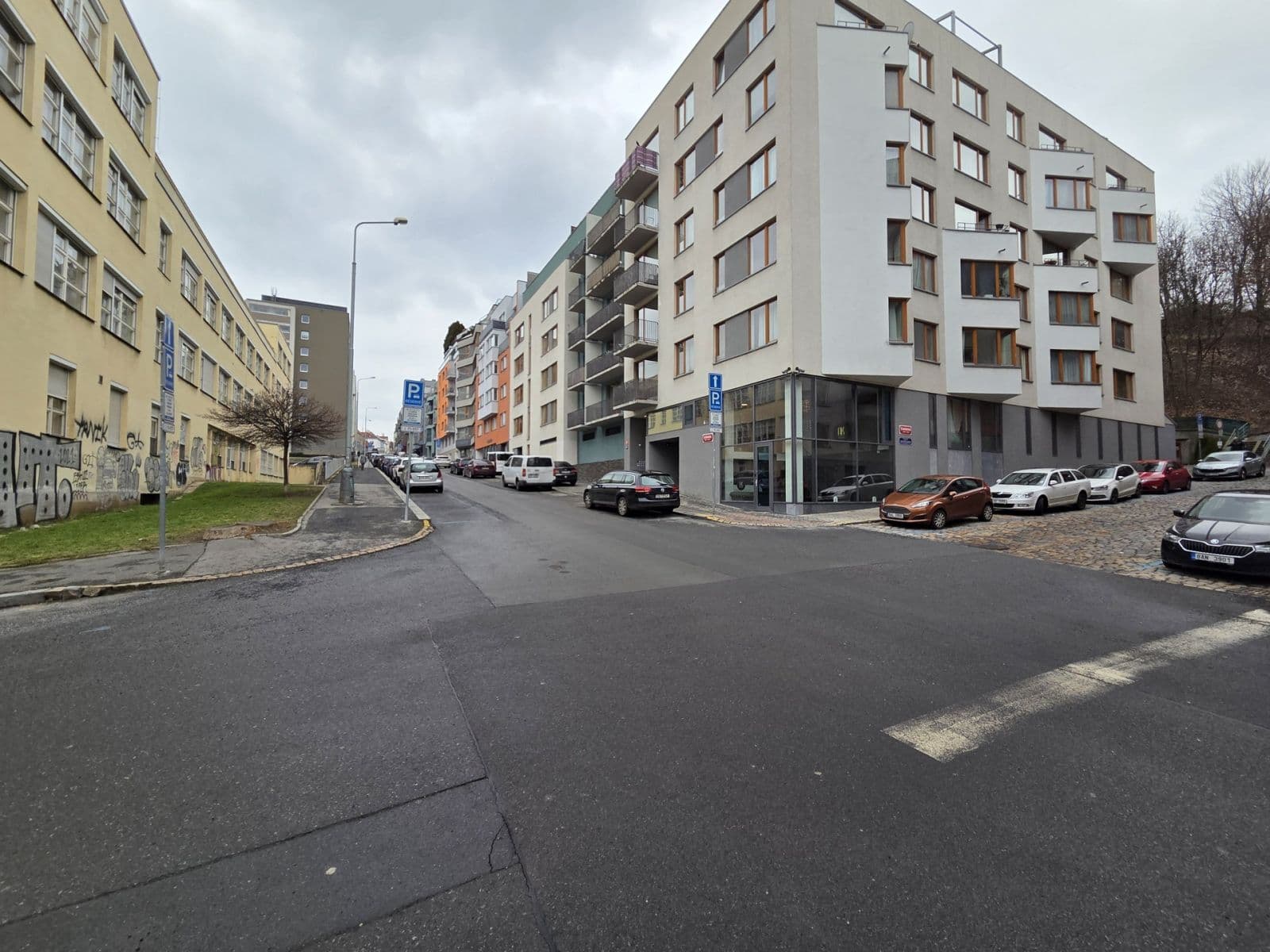 2 bedroom with open-plan kitchen flat to rent, 85 m², Jeseniova, Prague, Prague 2 bedroom with open-plan kitchen flat to rent, 85 m², Jeseniova, Prague, Prague