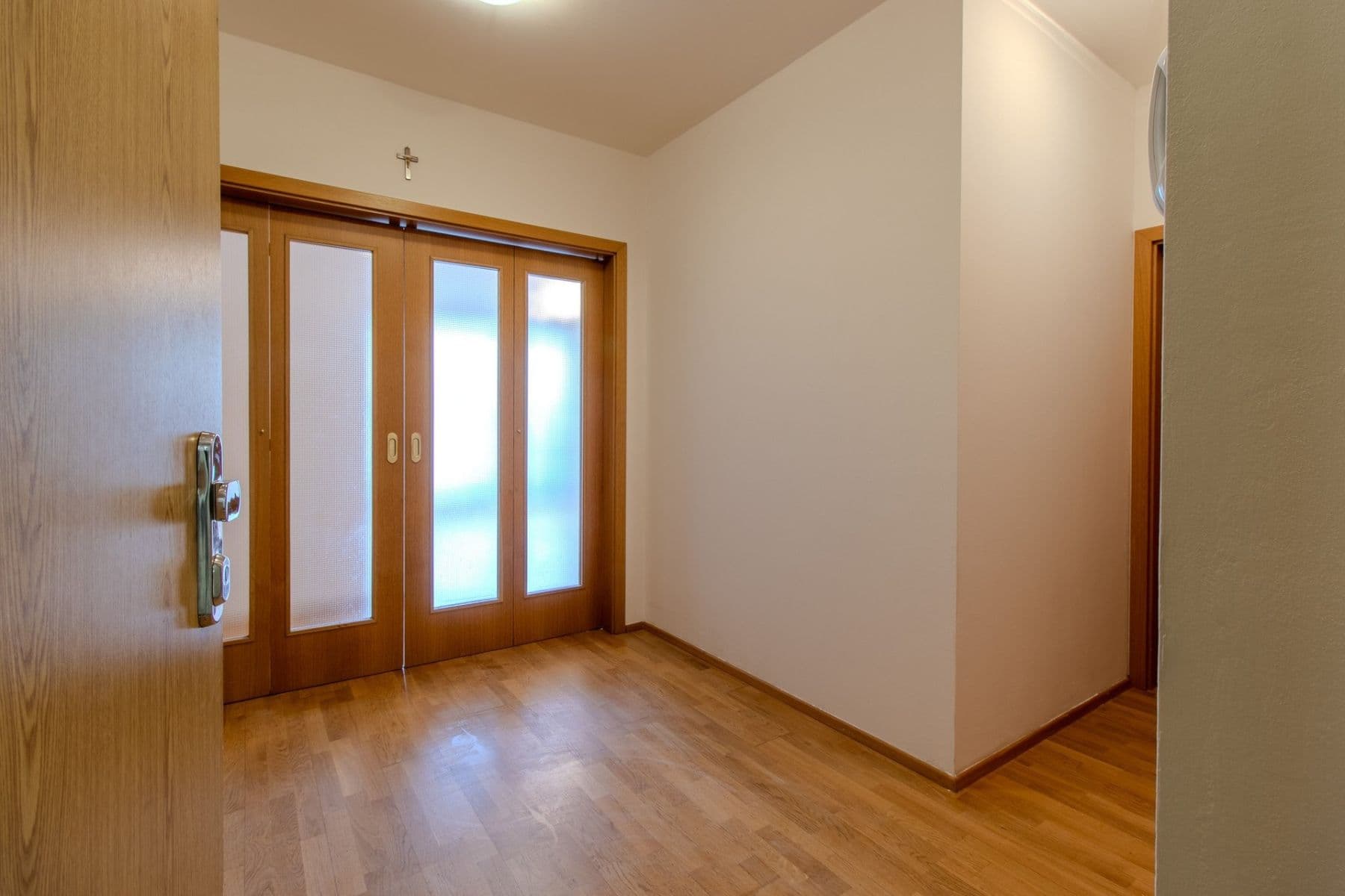 2 bedroom with open-plan kitchen flat to rent, 85 m², Jeseniova, Prague, Prague 2 bedroom with open-plan kitchen flat to rent, 85 m², Jeseniova, Prague, Prague