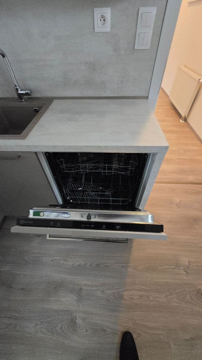 1 bedroom with open-plan kitchen flat to rent, 54 m², Šífařská, Prague, Prague 1 bedroom with open-plan kitchen flat to rent, 54 m², Šífařská, Prague, Prague