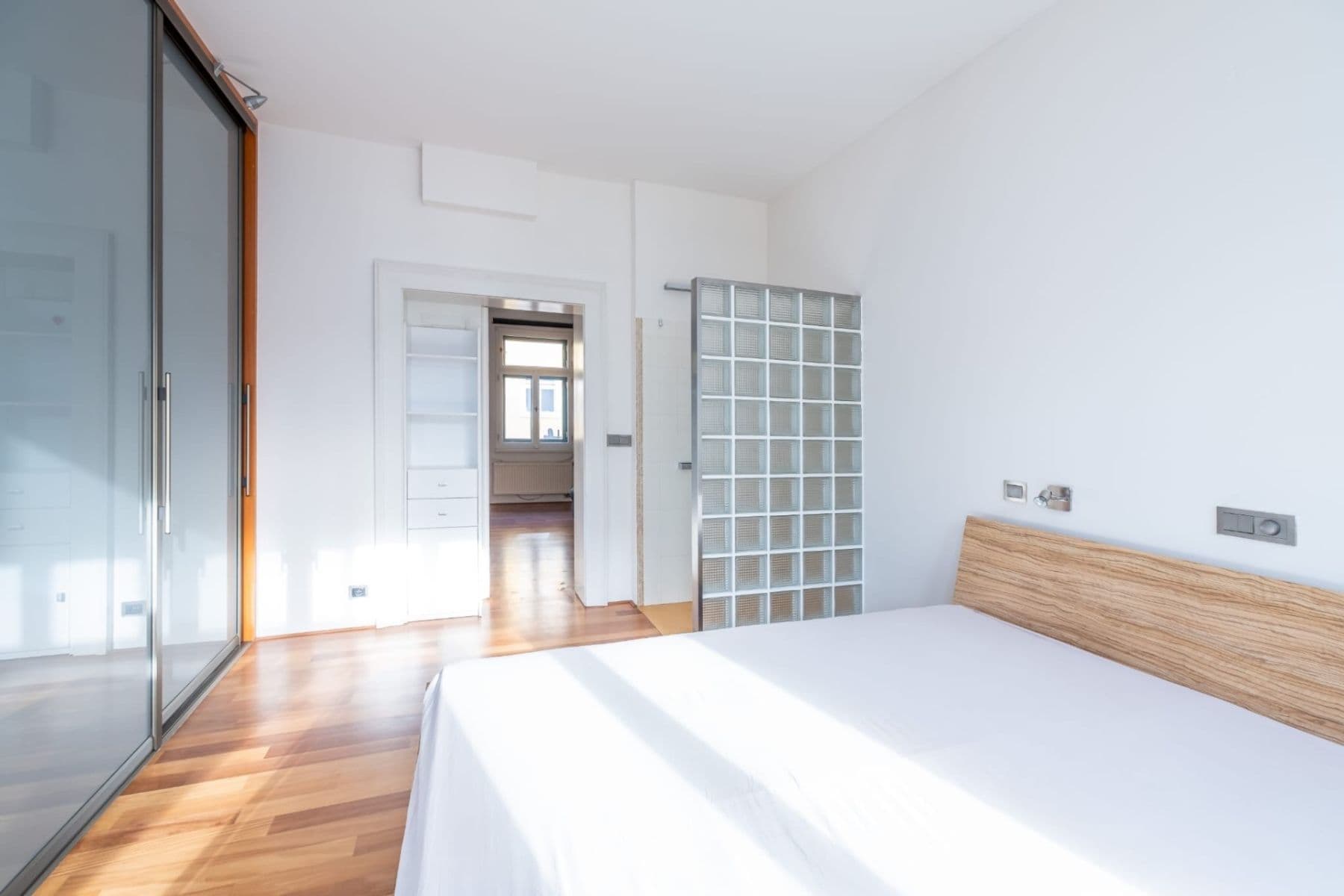 1 bedroom with open-plan kitchen flat to rent, 57 m², Roháčova, Prague, Prague 1 bedroom with open-plan kitchen flat to rent, 57 m², Roháčova, Prague, Prague