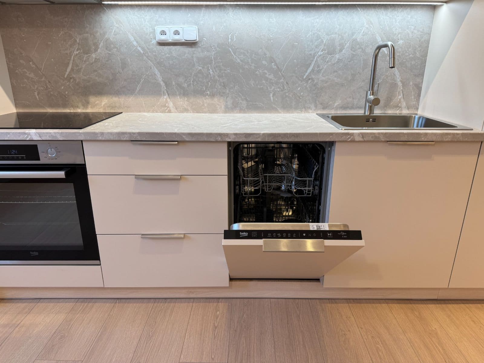 2 bedroom with open-plan kitchen flat to rent, 52 m², Národní, Trutnov, Královéhradecký Region 2 bedroom with open-plan kitchen flat to rent, 52 m², Národní, Trutnov, Královéhradecký Region