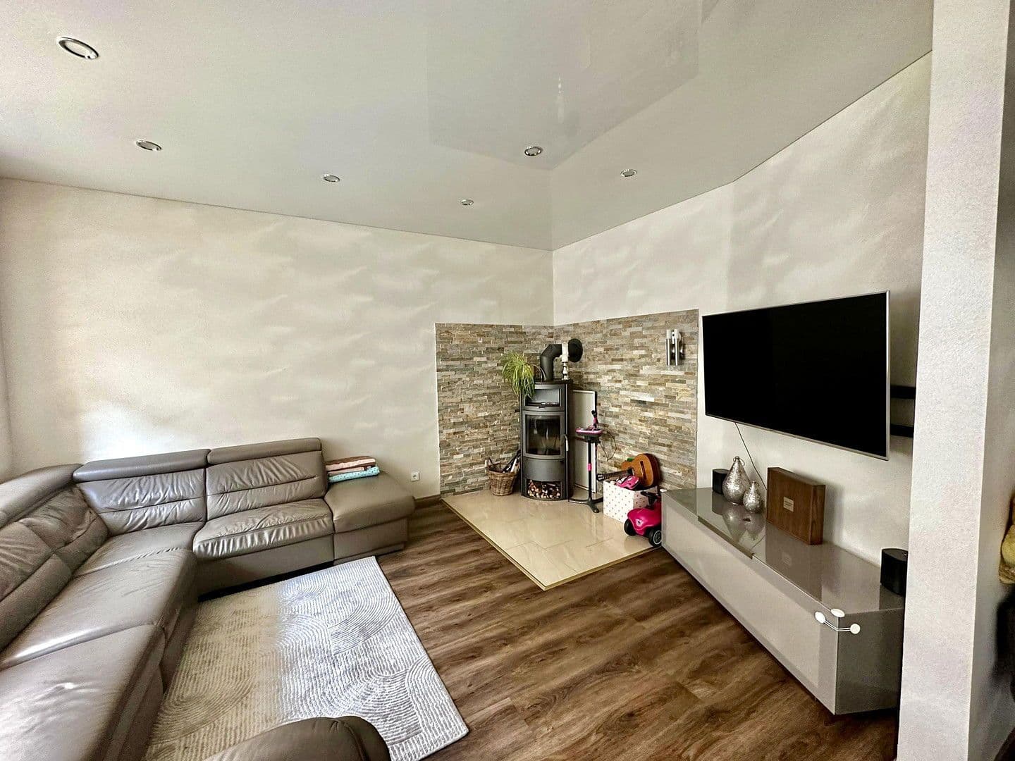 2 bedroom with open-plan kitchen flat for sale, 93 m², Essen, North Rhine-Westphalia 2 bedroom with open-plan kitchen flat for sale, 93 m², Essen, North Rhine-Westphalia