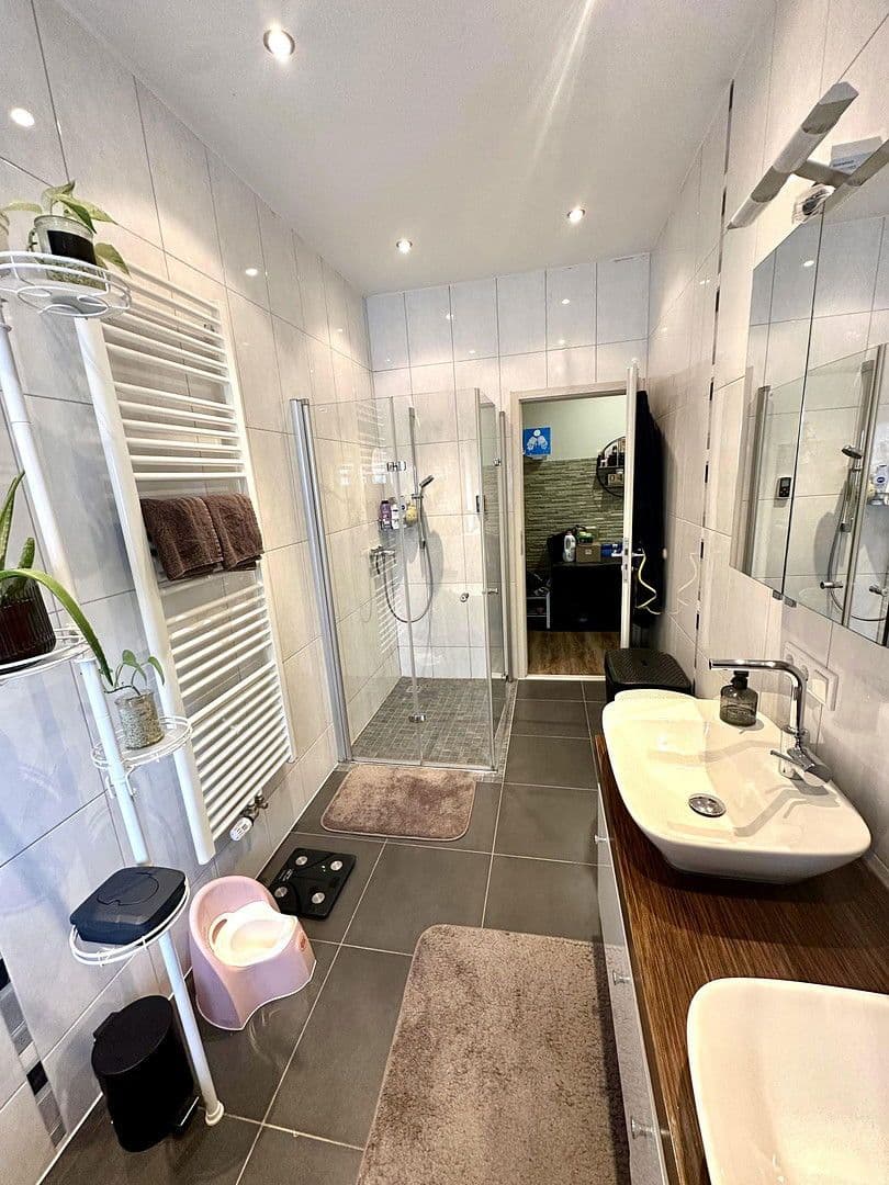 2 bedroom with open-plan kitchen flat for sale, 93 m², Essen, North Rhine-Westphalia 2 bedroom with open-plan kitchen flat for sale, 93 m², Essen, North Rhine-Westphalia