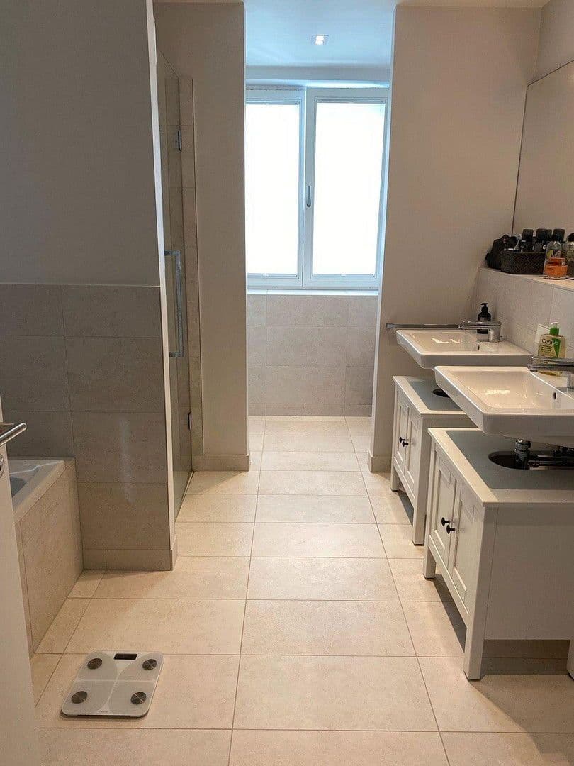 3 bedroom flat to rent, 100 m², Düsseldorf, North Rhine-Westphalia 3 bedroom flat to rent, 100 m², Düsseldorf, North Rhine-Westphalia