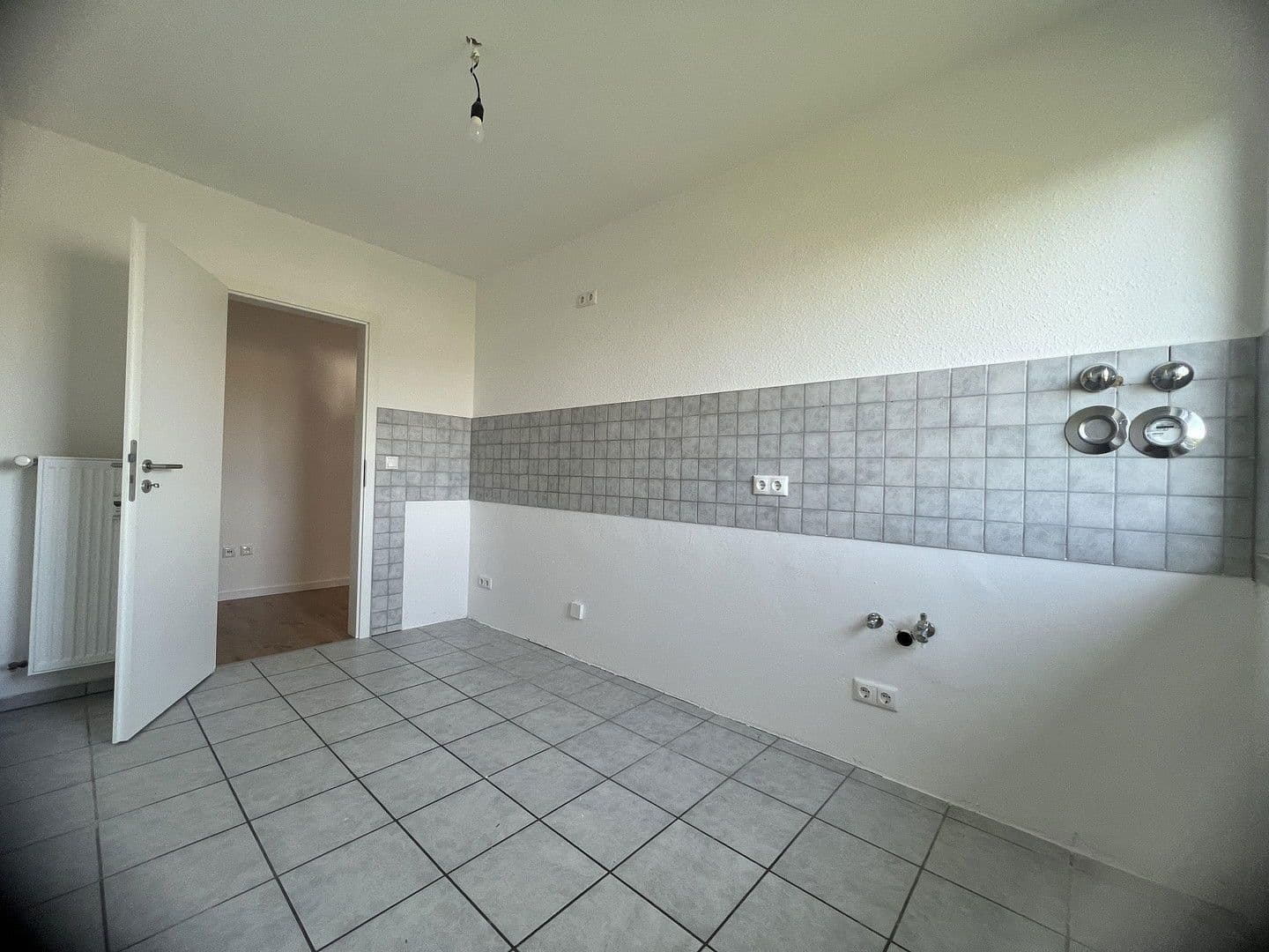 2 bedroom flat to rent, 57 m², Dönhoffstr.28, Leverkusen, North Rhine-Westphalia 2 bedroom flat to rent, 57 m², Dönhoffstr.28, Leverkusen, North Rhine-Westphalia