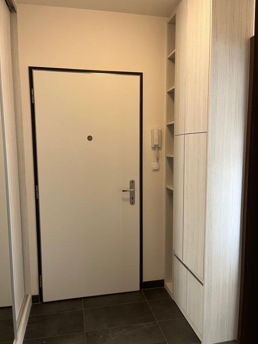 Studio flat to rent, 33 m², Kačírkova, Prague, Prague Studio flat to rent, 33 m², Kačírkova, Prague, Prague