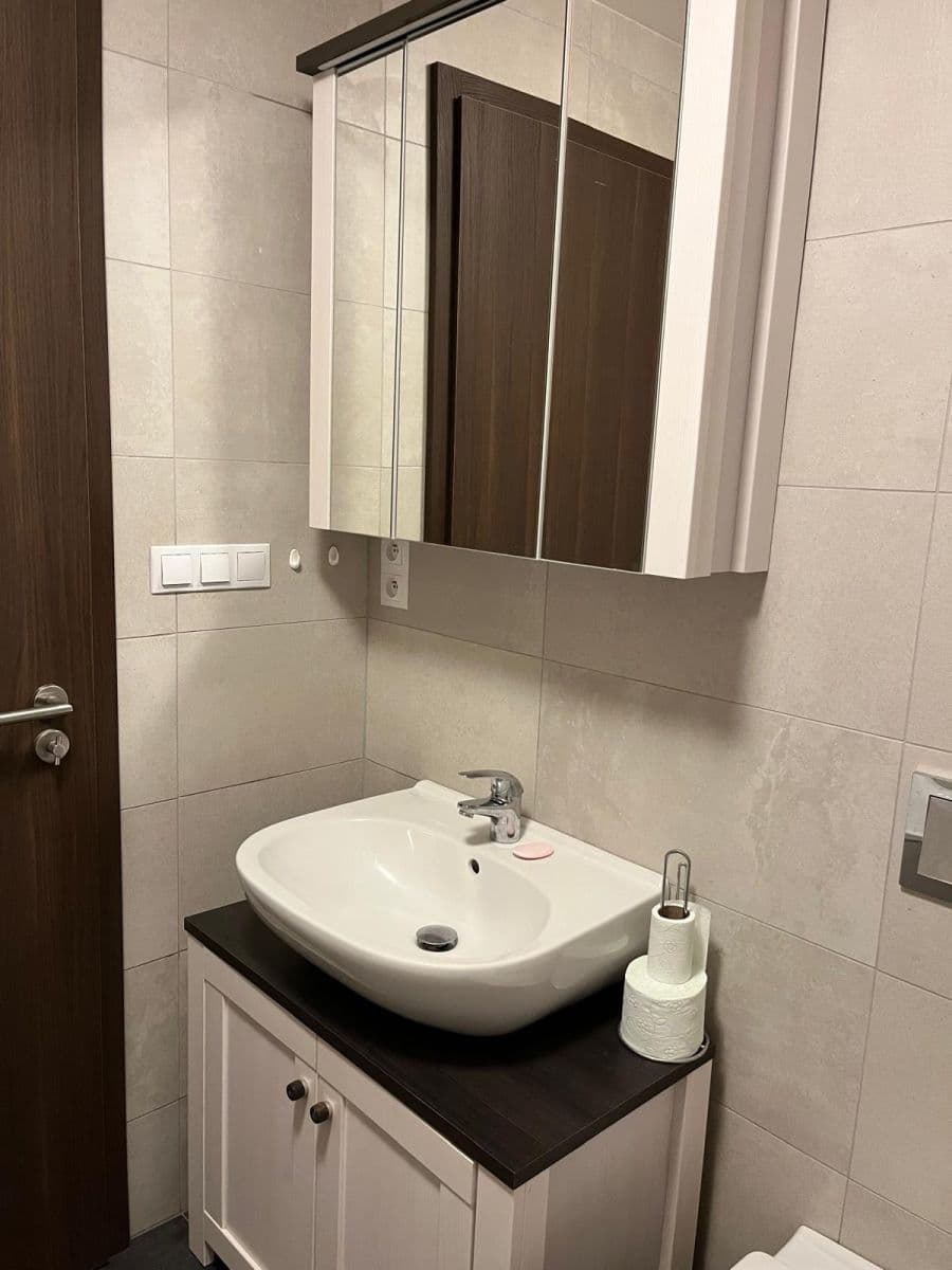 Studio flat to rent, 33 m², Kačírkova, Prague, Prague Studio flat to rent, 33 m², Kačírkova, Prague, Prague