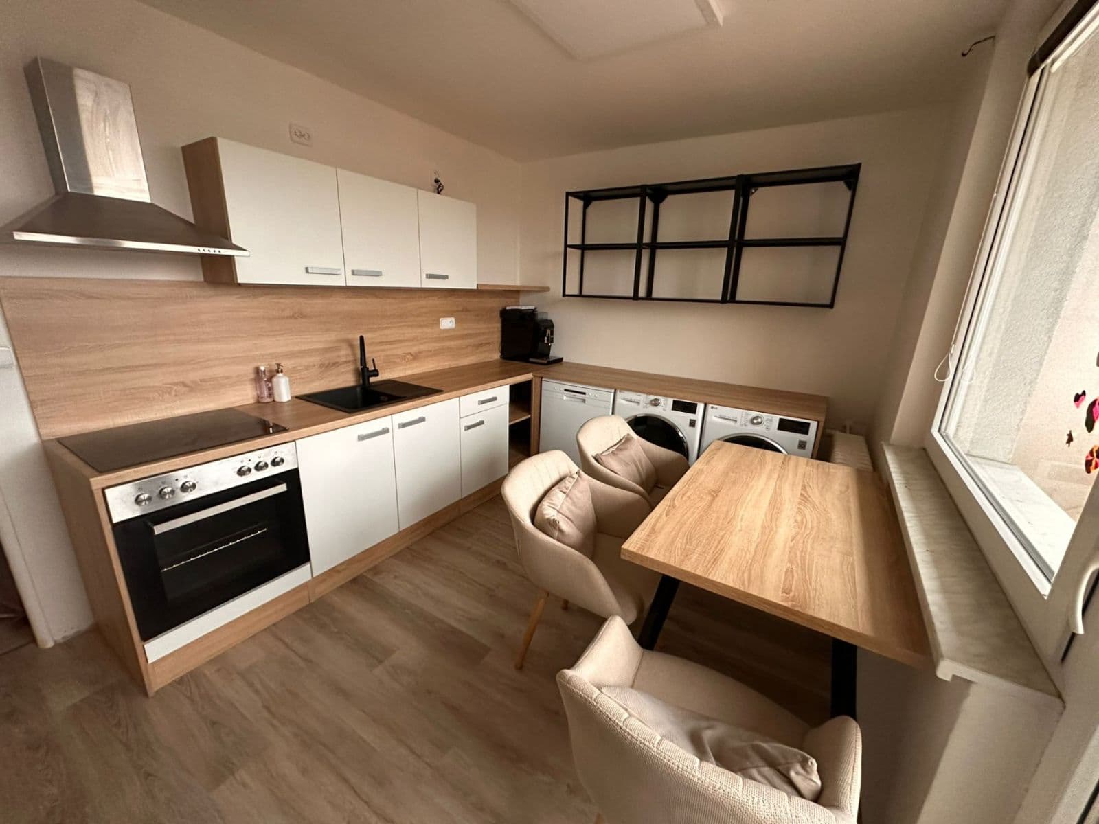 3 bedroom flat to rent, 81 m², Lipenská, České Budějovice, Jihočeský Region 3 bedroom flat to rent, 81 m², Lipenská, České Budějovice, Jihočeský Region