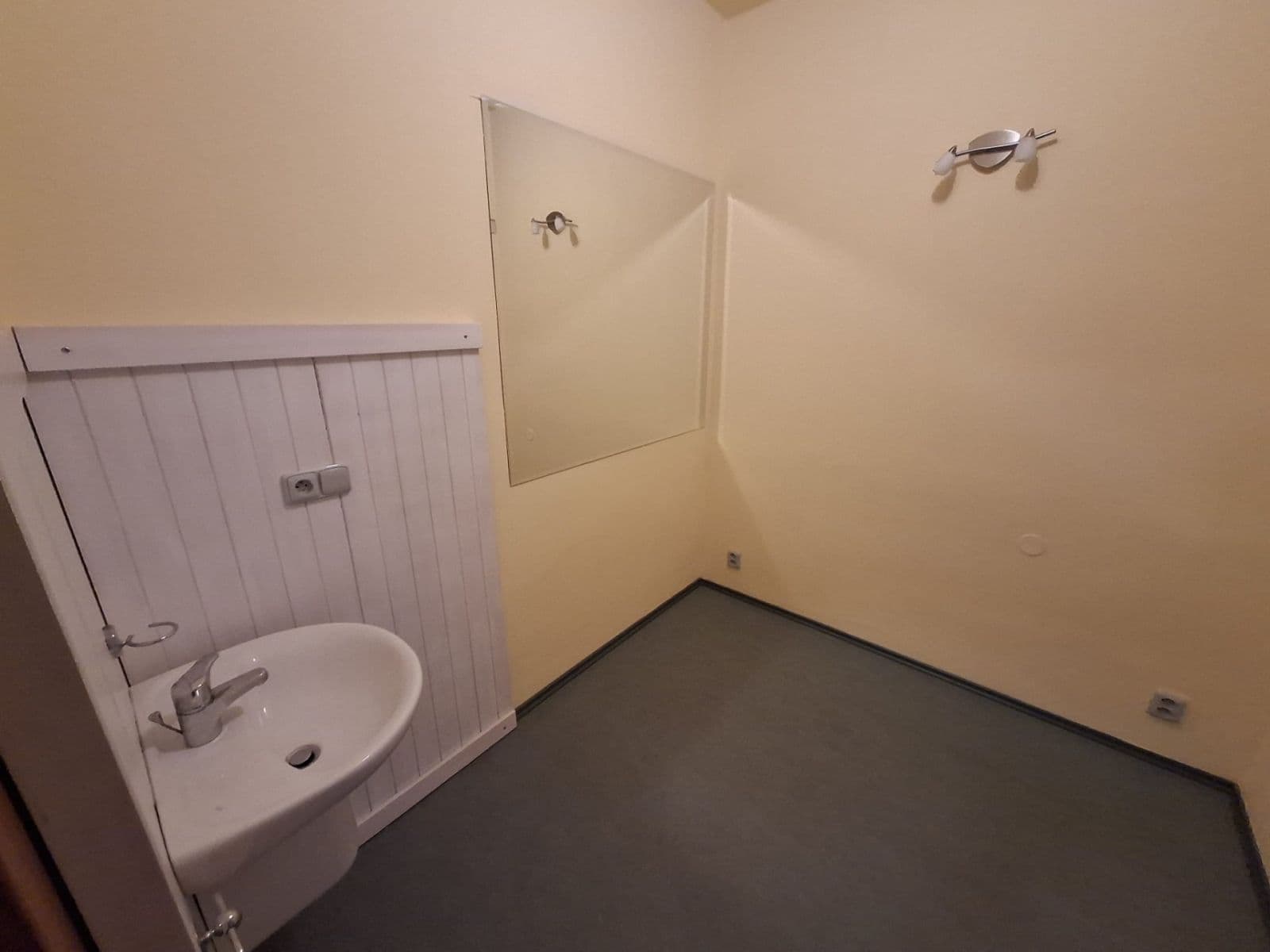 non-residential property to rent, 130 m², Radniční, Hranice, Olomoucký Region non-residential property to rent, 130 m², Radniční, Hranice, Olomoucký Region