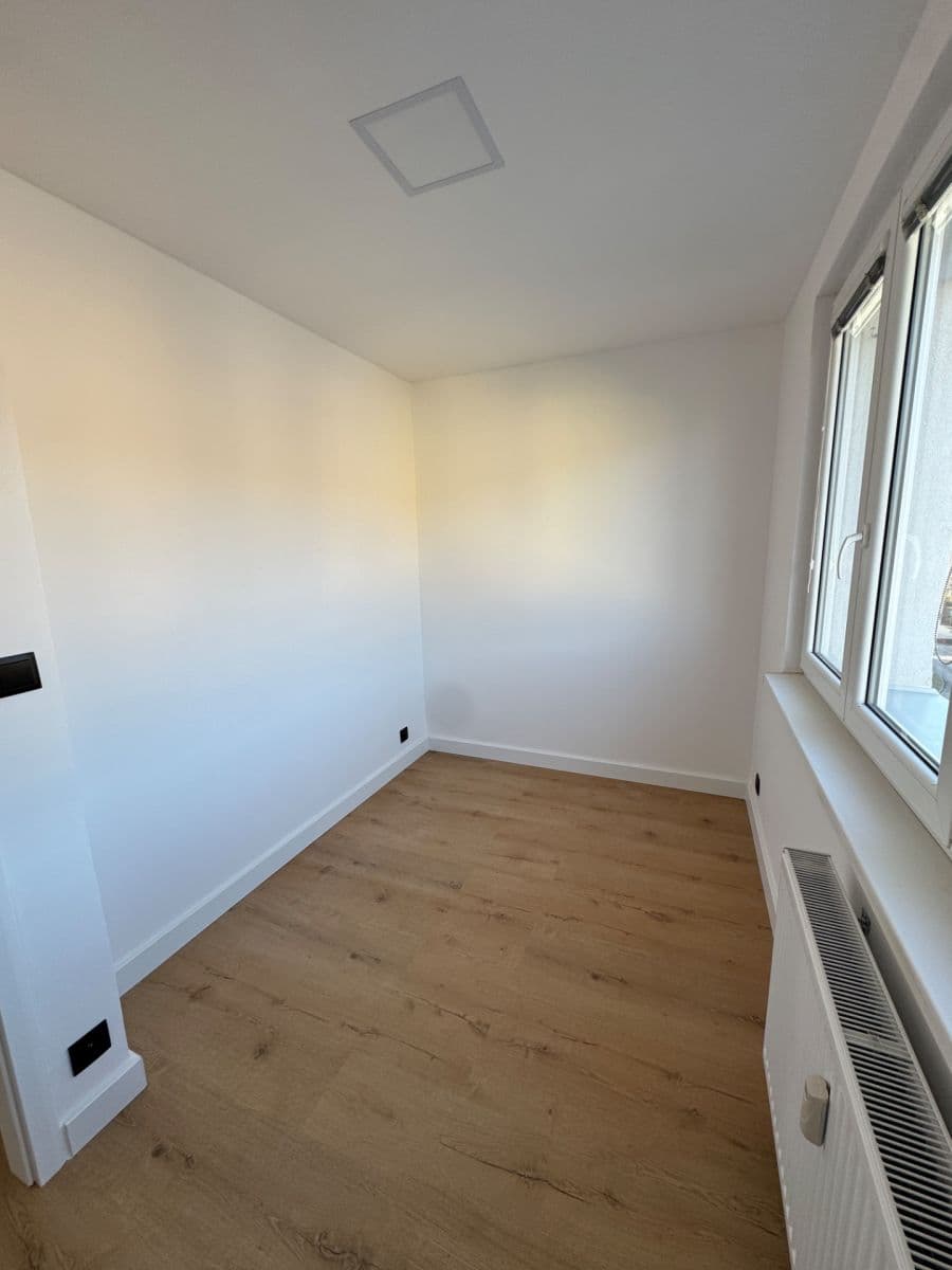 2 bedroom with open-plan kitchen flat to rent, 54 m², Třída Míru, Beroun, Středočeský Region 2 bedroom with open-plan kitchen flat to rent, 54 m², Třída Míru, Beroun, Středočeský Region