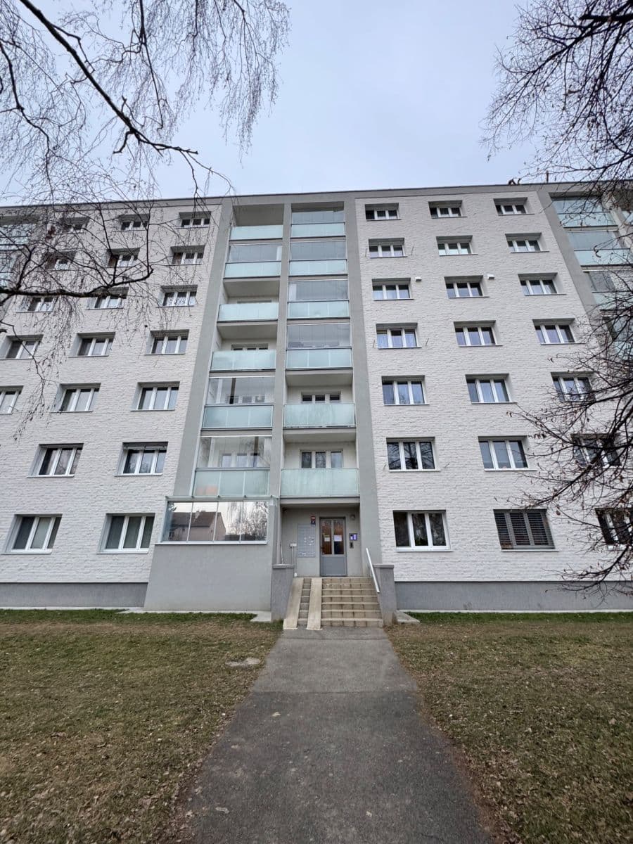 2 bedroom with open-plan kitchen flat to rent, 54 m², Třída Míru, Beroun, Středočeský Region 2 bedroom with open-plan kitchen flat to rent, 54 m², Třída Míru, Beroun, Středočeský Region