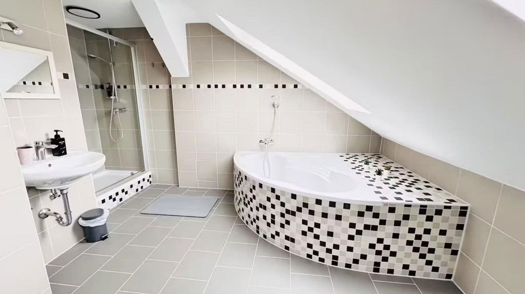 2 bedroom with open-plan kitchen flat to rent, 110 m², Blumenthalstraße 5, Pforzheim, Baden-Württemberg 2 bedroom with open-plan kitchen flat to rent, 110 m², Blumenthalstraße 5, Pforzheim, Baden-Württemberg