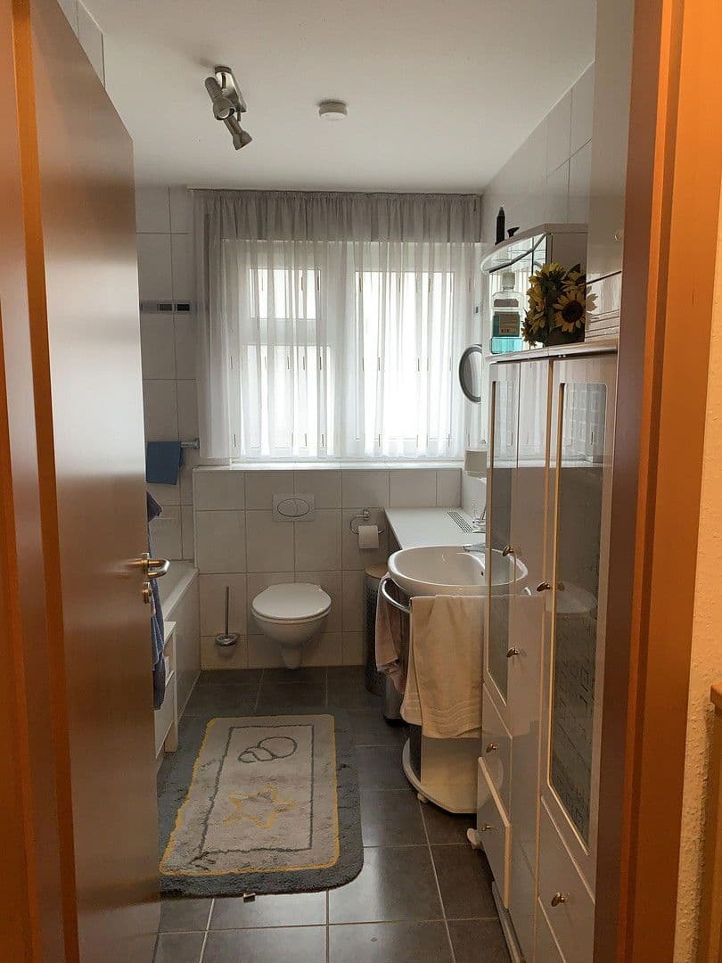 2 bedroom with open-plan kitchen flat to rent, 87 m², Nürtingen, Baden-Württemberg 2 bedroom with open-plan kitchen flat to rent, 87 m², Nürtingen, Baden-Württemberg