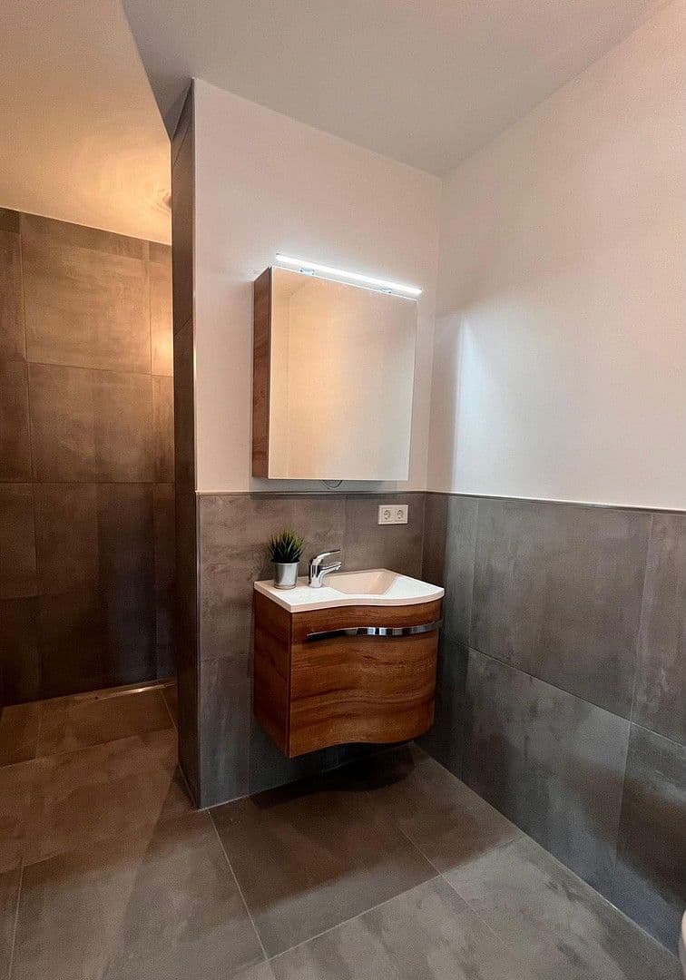 2 bedroom with open-plan kitchen flat for sale, 103 m², Meisenweg 8, Röttenbach, Bavaria 2 bedroom with open-plan kitchen flat for sale, 103 m², Meisenweg 8, Röttenbach, Bavaria