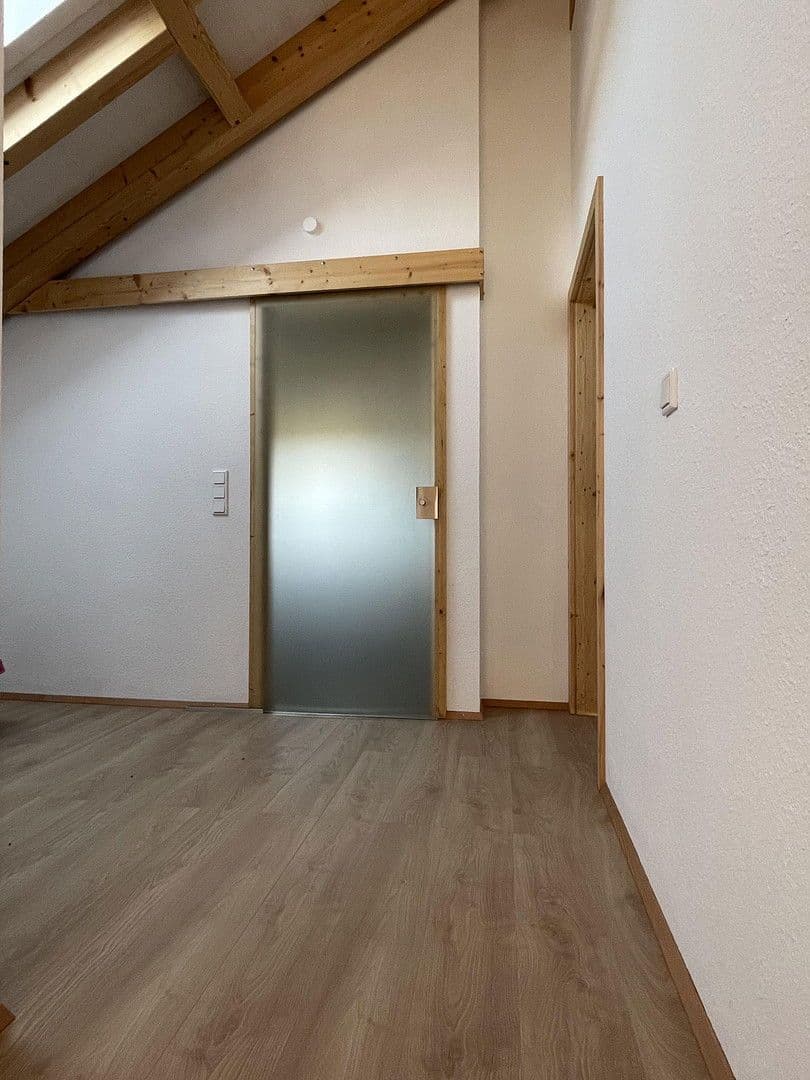 2 bedroom with open-plan kitchen flat to rent, 90 m², Frickenhausen, Baden-Württemberg 2 bedroom with open-plan kitchen flat to rent, 90 m², Frickenhausen, Baden-Württemberg