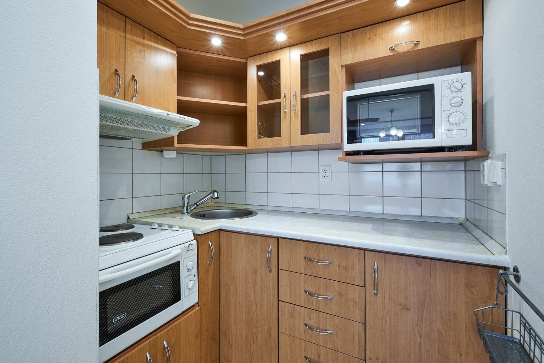 1 bedroom with open-plan kitchen flat to rent, 40 m², Makovského, Prague, Prague 1 bedroom with open-plan kitchen flat to rent, 40 m², Makovského, Prague, Prague