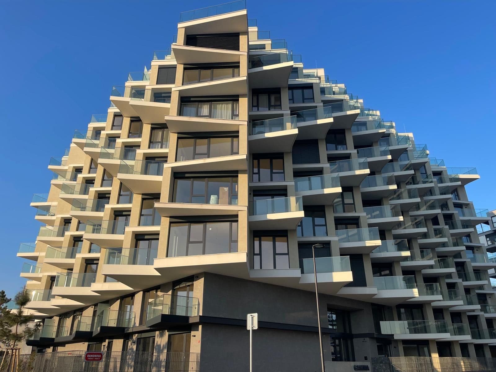 1 bedroom with open-plan kitchen flat to rent, 67 m², Ramonova, Prague, Prague 1 bedroom with open-plan kitchen flat to rent, 67 m², Ramonova, Prague, Prague