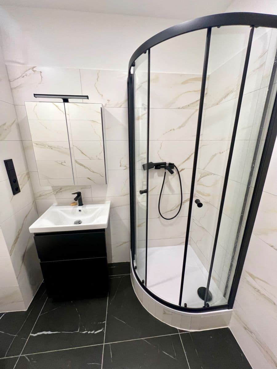 3 bedroom flat to rent, 73 m², Šmeralova, Karlovy Vary, Karlovarský Region 3 bedroom flat to rent, 73 m², Šmeralova, Karlovy Vary, Karlovarský Region