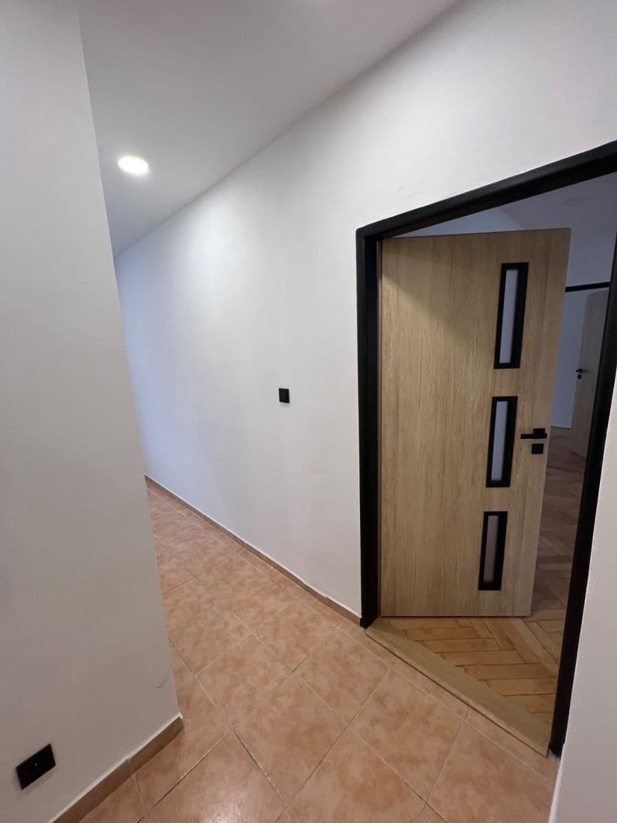 3 bedroom flat to rent, 73 m², Šmeralova, Karlovy Vary, Karlovarský Region 3 bedroom flat to rent, 73 m², Šmeralova, Karlovy Vary, Karlovarský Region