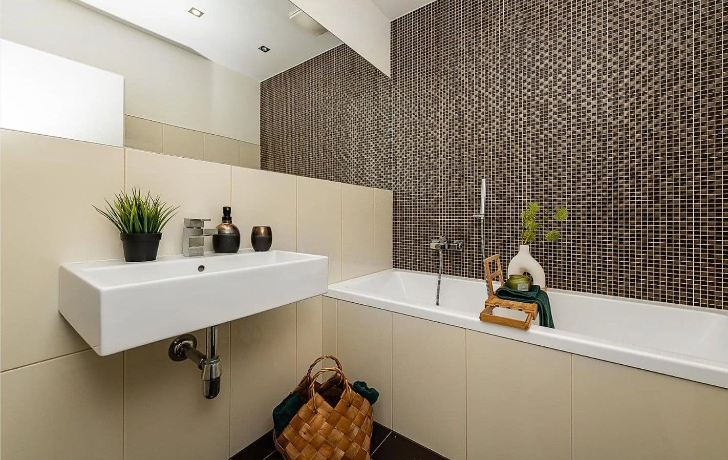 1 bedroom with open-plan kitchen flat for sale, 65 m², Silurská, Prague, Prague 1 bedroom with open-plan kitchen flat for sale, 65 m², Silurská, Prague, Prague