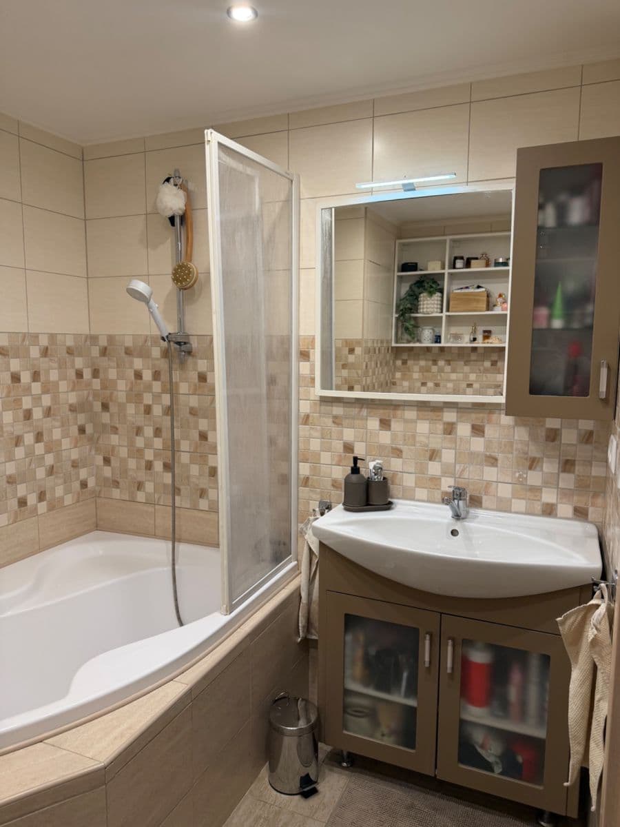 2 bedroom with open-plan kitchen flat for sale, 88 m², Žižkova, Slaný, Středočeský Region 2 bedroom with open-plan kitchen flat for sale, 88 m², Žižkova, Slaný, Středočeský Region