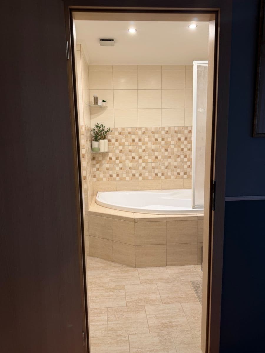 2 bedroom with open-plan kitchen flat for sale, 88 m², Žižkova, Slaný, Středočeský Region 2 bedroom with open-plan kitchen flat for sale, 88 m², Žižkova, Slaný, Středočeský Region