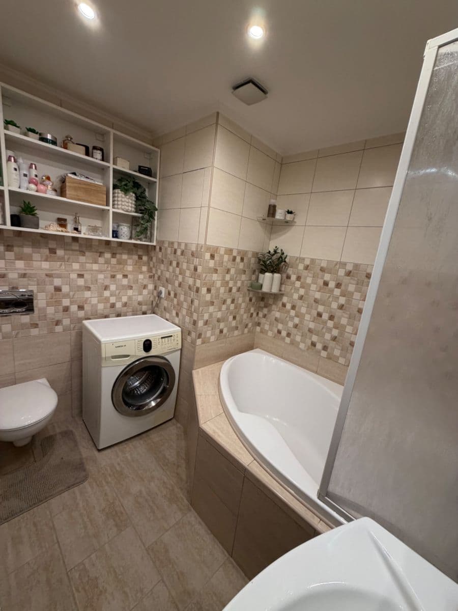 2 bedroom with open-plan kitchen flat for sale, 88 m², Žižkova, Slaný, Středočeský Region 2 bedroom with open-plan kitchen flat for sale, 88 m², Žižkova, Slaný, Středočeský Region