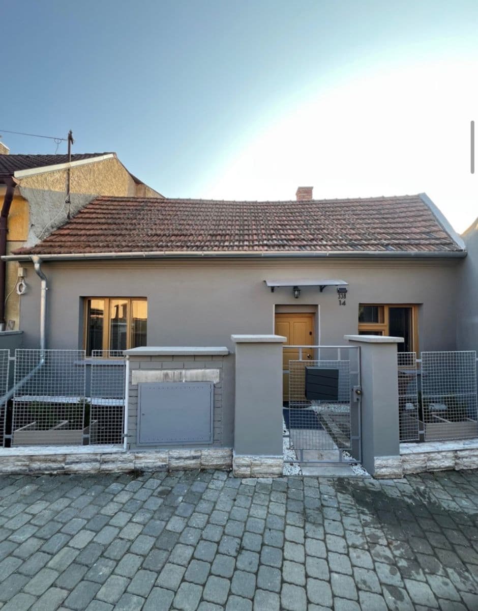 house to rent, 60 m², nám. Pod Martinem, Kostelec nad Labem, Středočeský Region house to rent, 60 m², nám. Pod Martinem, Kostelec nad Labem, Středočeský Region