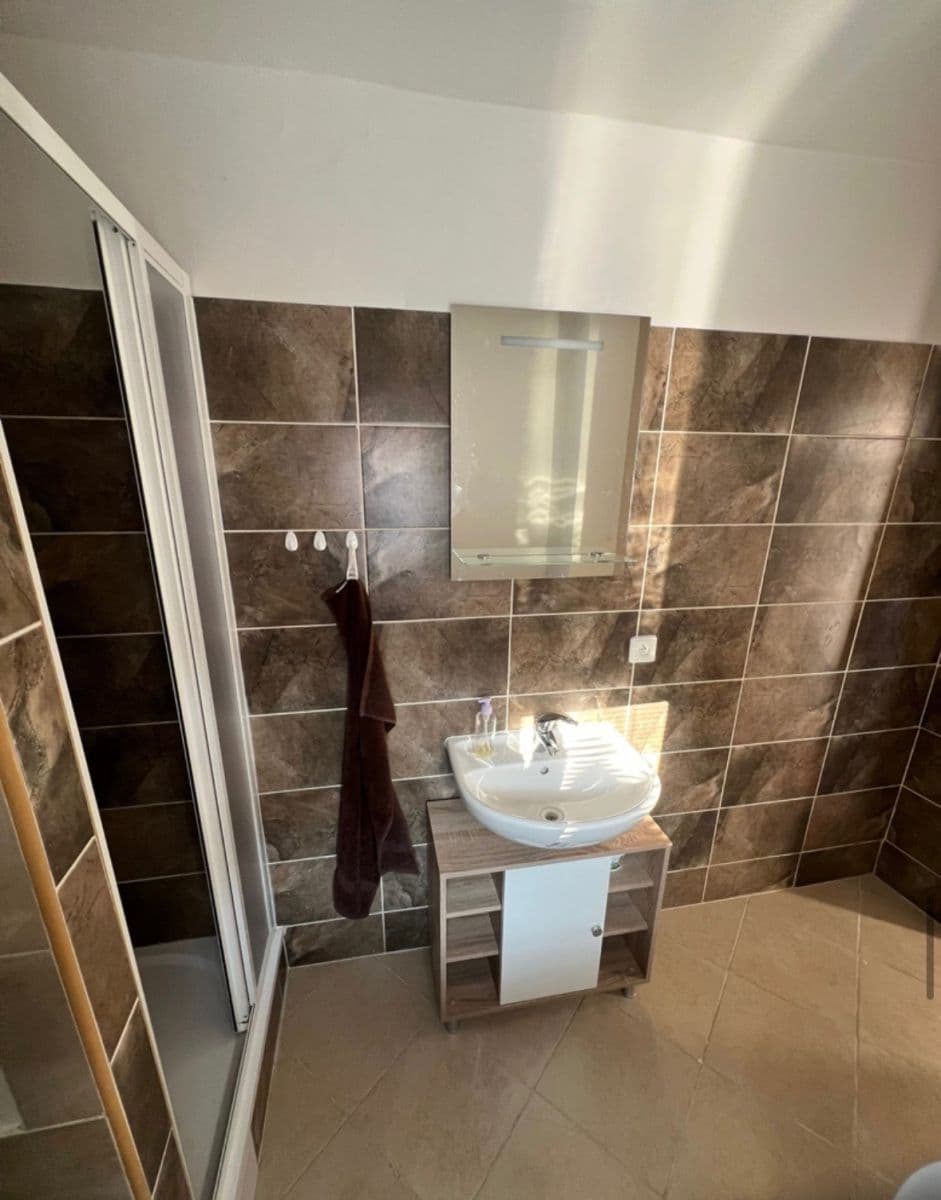 house to rent, 60 m², nám. Pod Martinem, Kostelec nad Labem, Středočeský Region house to rent, 60 m², nám. Pod Martinem, Kostelec nad Labem, Středočeský Region