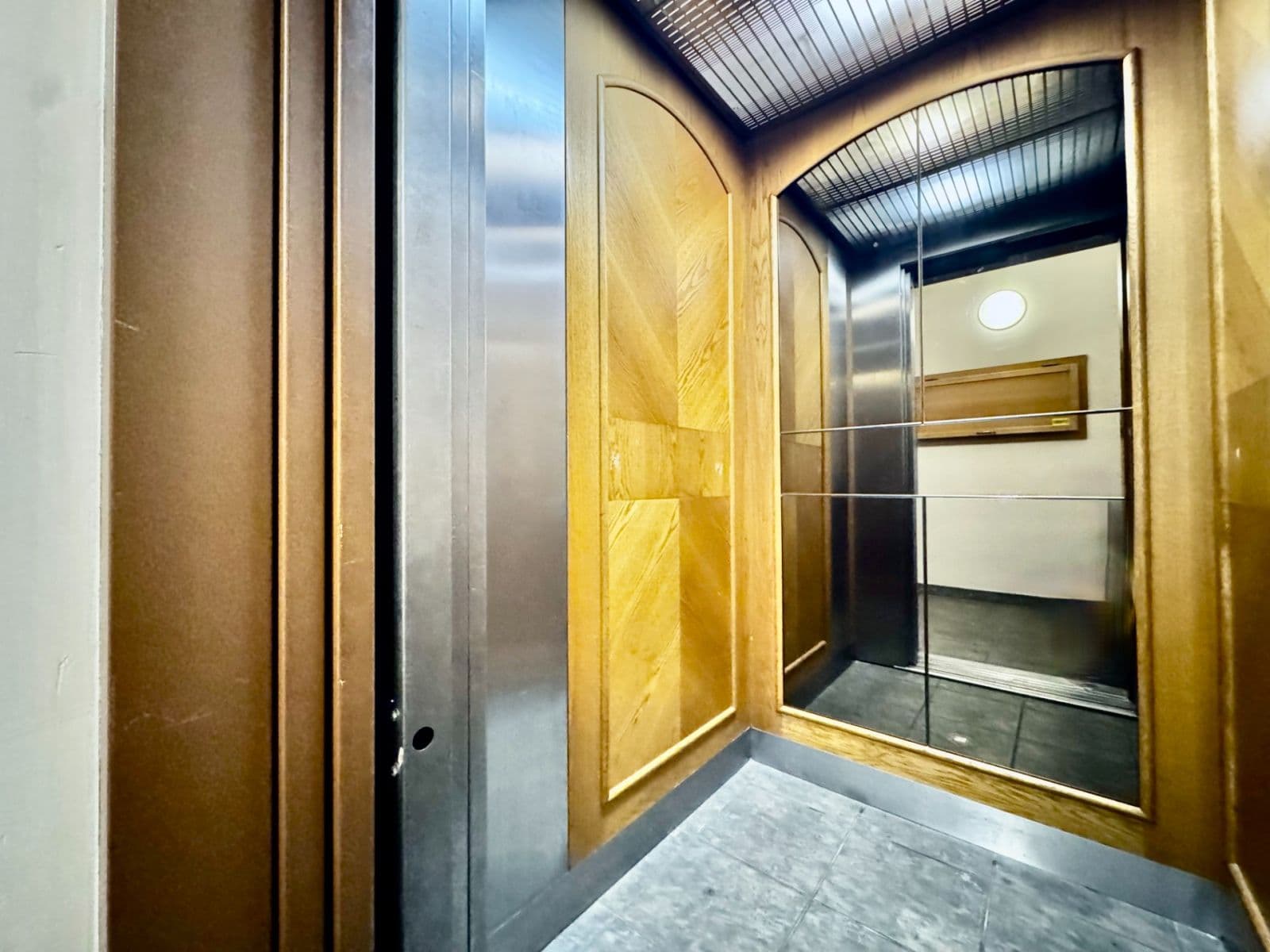 1 bedroom with open-plan kitchen flat to rent, 72 m², Ve Smečkách, Prague, Prague 1 bedroom with open-plan kitchen flat to rent, 72 m², Ve Smečkách, Prague, Prague