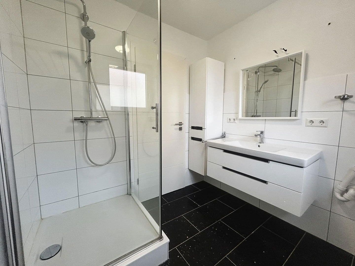 2 bedroom with open-plan kitchen flat to rent, 83 m², Laichingen, Baden-Württemberg 2 bedroom with open-plan kitchen flat to rent, 83 m², Laichingen, Baden-Württemberg