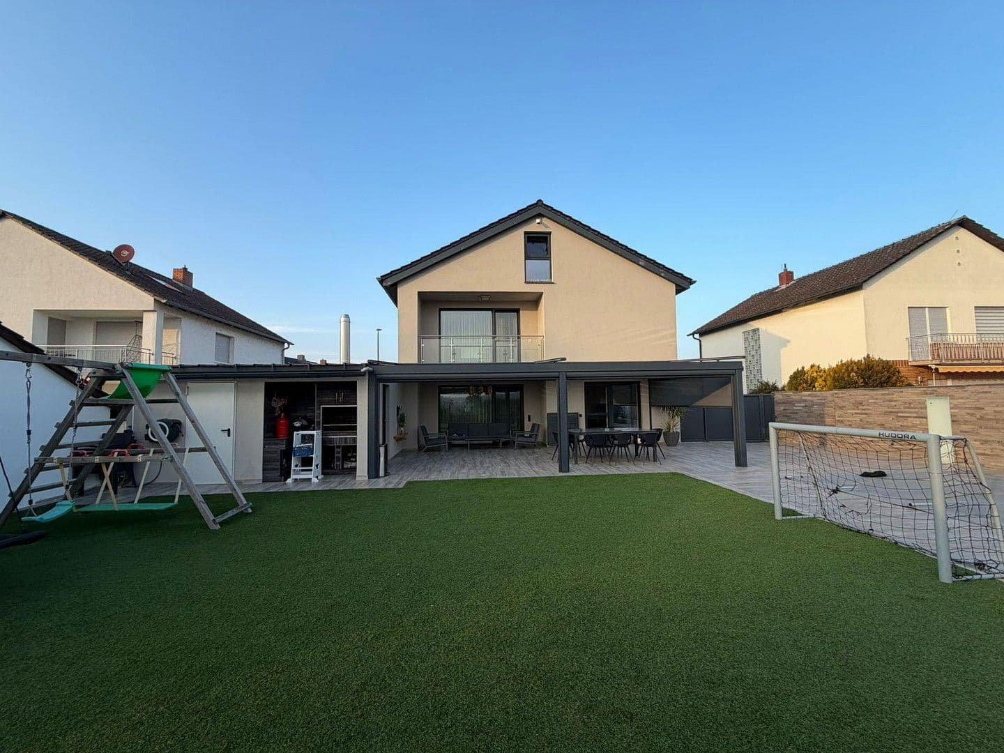 house for sale, 290 m², Mutterstadt, Rhineland-Palatinate house for sale, 290 m², Mutterstadt, Rhineland-Palatinate