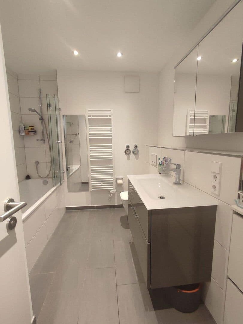 3 bedroom flat to rent, 74 m², Römischer Ring 48, Frankfurt am Main, Hesse 3 bedroom flat to rent, 74 m², Römischer Ring 48, Frankfurt am Main, Hesse