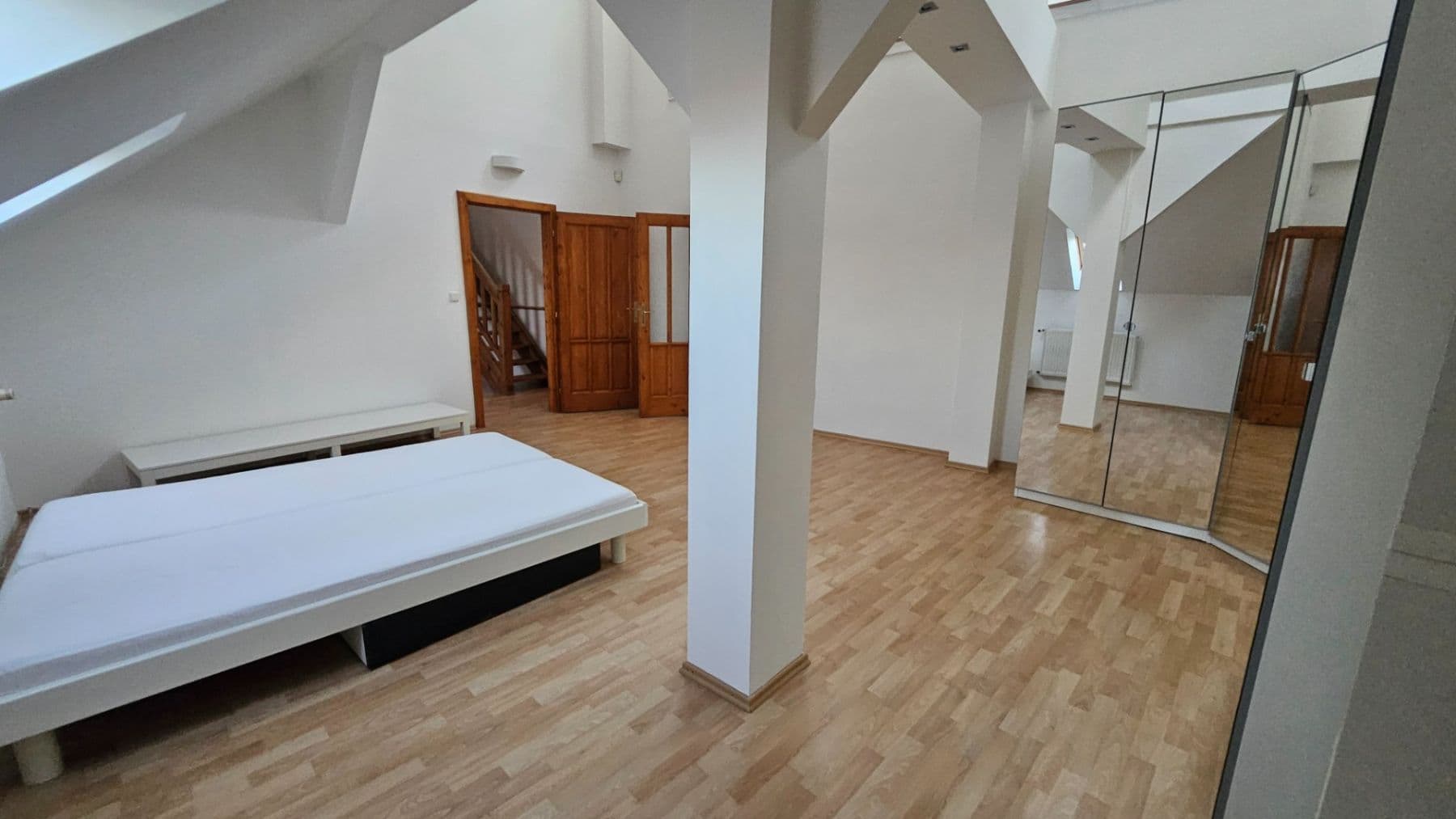 4 bedroom flat to rent, 180 m², Škroupovo náměstí, Prague, Prague 4 bedroom flat to rent, 180 m², Škroupovo náměstí, Prague, Prague