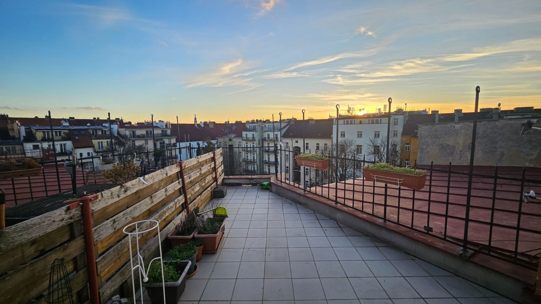 4 bedroom flat to rent, 180 m², Škroupovo náměstí, Prague, Prague 4 bedroom flat to rent, 180 m², Škroupovo náměstí, Prague, Prague