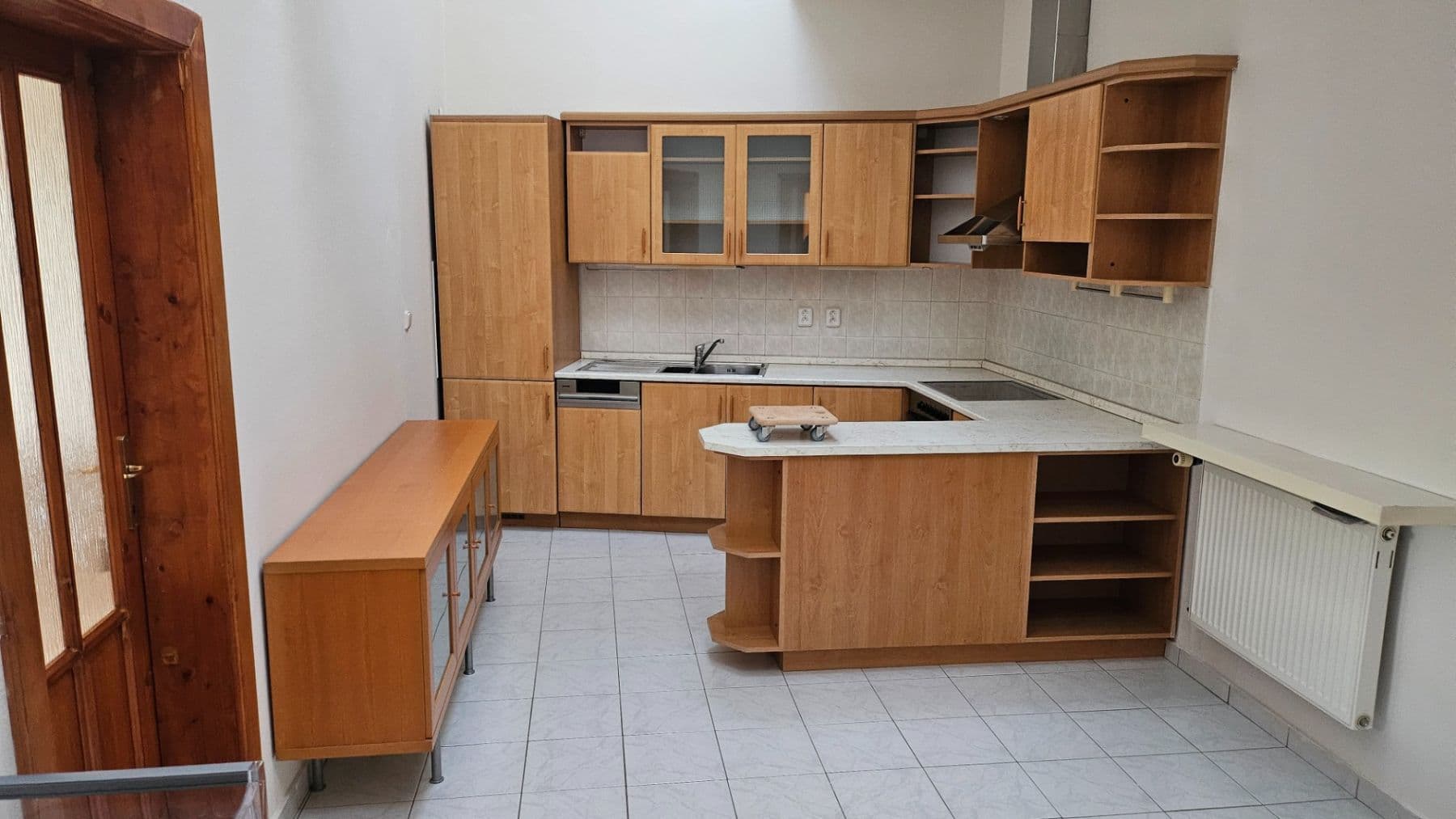 4 bedroom flat to rent, 180 m², Škroupovo náměstí, Prague, Prague 4 bedroom flat to rent, 180 m², Škroupovo náměstí, Prague, Prague