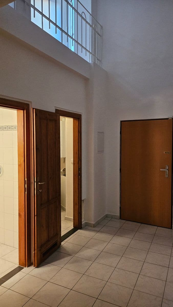 4 bedroom flat to rent, 180 m², Škroupovo náměstí, Prague, Prague 4 bedroom flat to rent, 180 m², Škroupovo náměstí, Prague, Prague