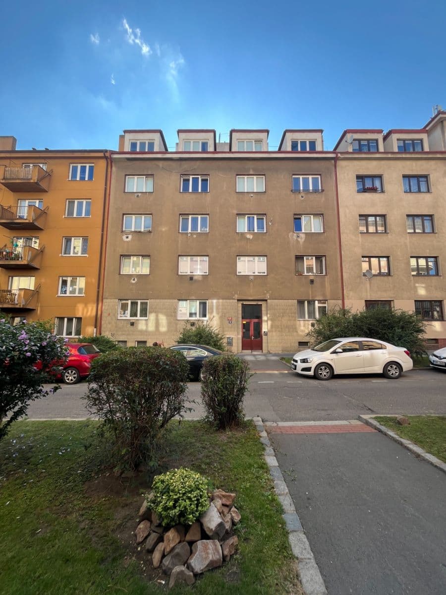 1 bedroom with open-plan kitchen flat to rent, 36 m², Pod Strojírnami, Prague, Prague 1 bedroom with open-plan kitchen flat to rent, 36 m², Pod Strojírnami, Prague, Prague