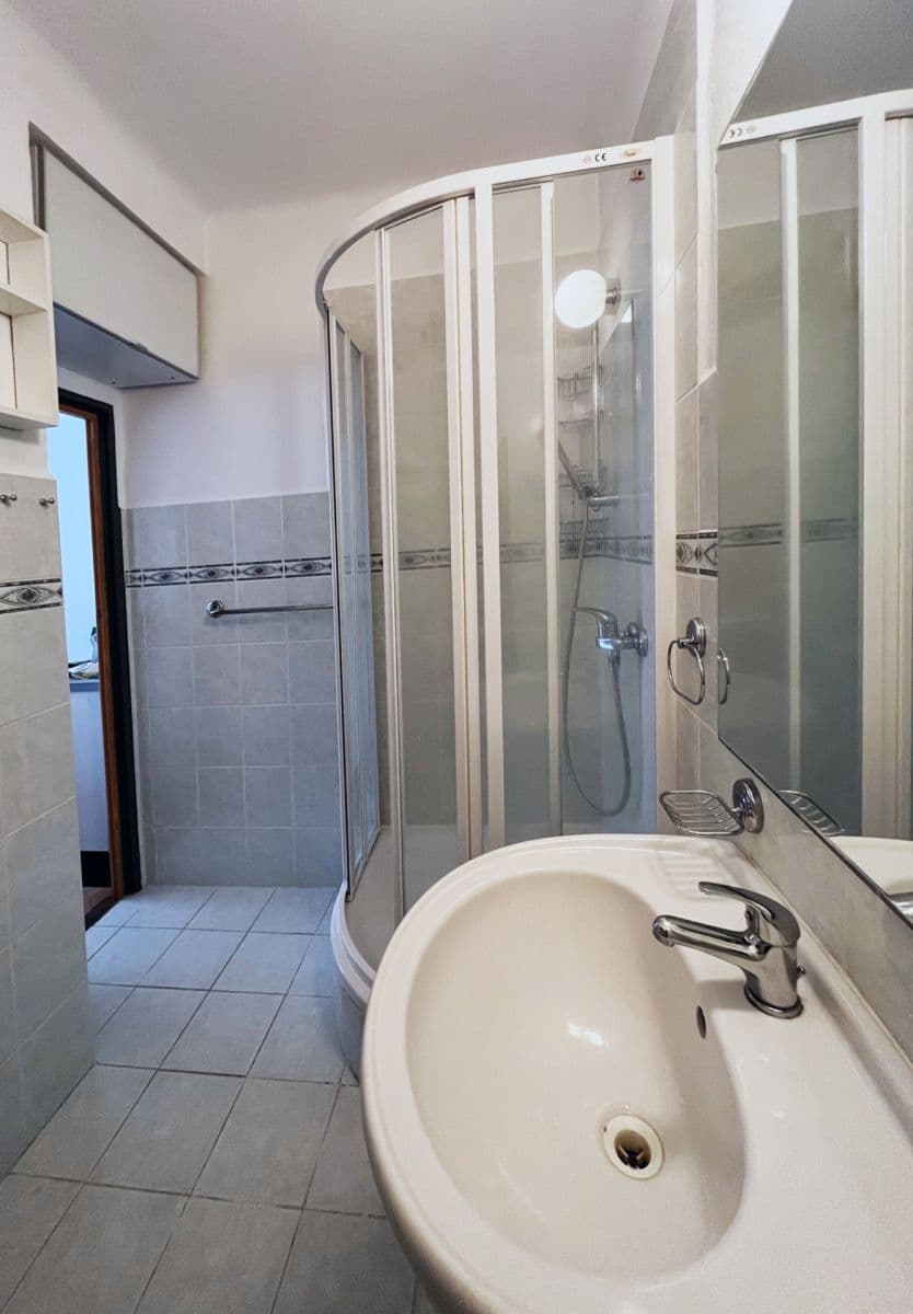 1 bedroom with open-plan kitchen flat to rent, 36 m², Pod Strojírnami, Prague, Prague 1 bedroom with open-plan kitchen flat to rent, 36 m², Pod Strojírnami, Prague, Prague