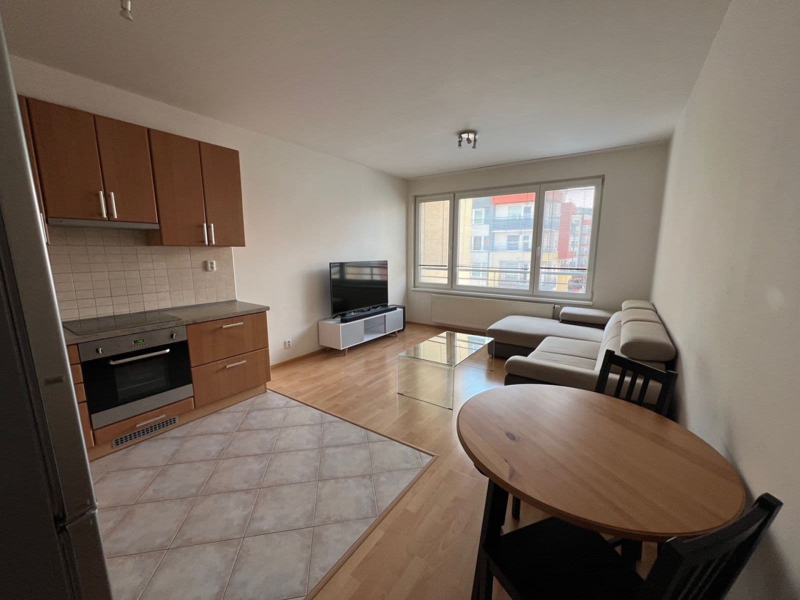 1 bedroom with open-plan kitchen flat to rent, 56 m², Sazovická, Prague, Prague 1 bedroom with open-plan kitchen flat to rent, 56 m², Sazovická, Prague, Prague