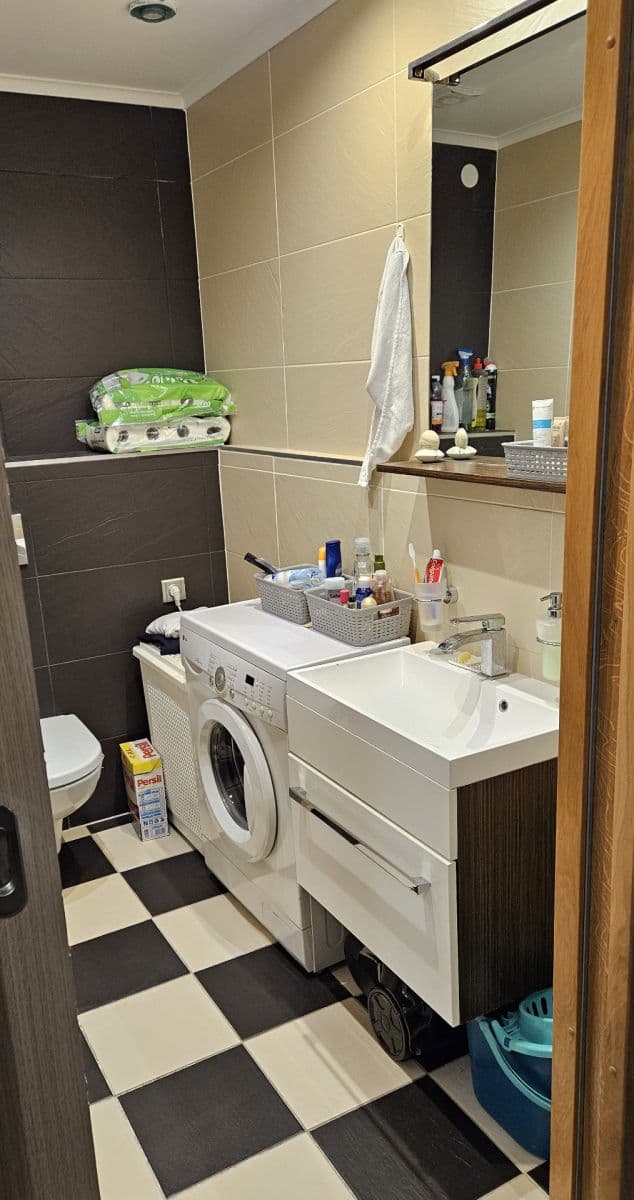 Studio flat to rent, 34 m², Nechvílova, Prague, Prague Studio flat to rent, 34 m², Nechvílova, Prague, Prague