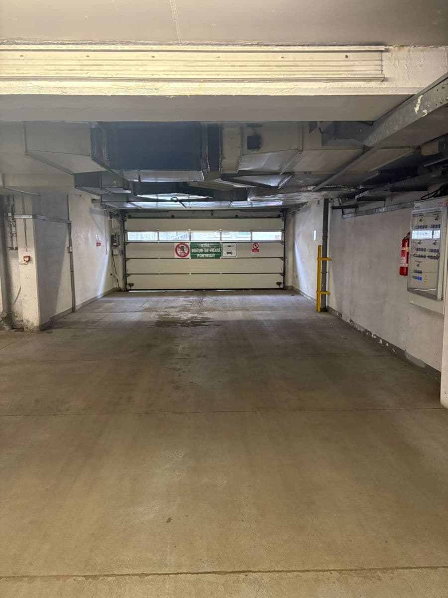 garage to rent, 10 m², Jeseniova, Prague, Prague garage to rent, 10 m², Jeseniova, Prague, Prague