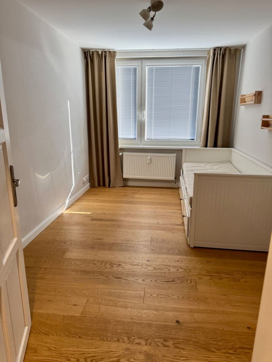 2 bedroom with open-plan kitchen flat to rent, 89 m², Záveská, Prague, Prague 2 bedroom with open-plan kitchen flat to rent, 89 m², Záveská, Prague, Prague