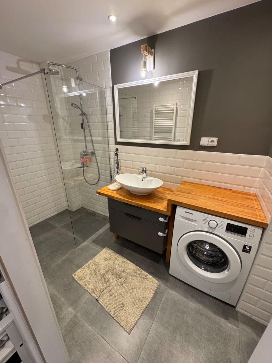 2 bedroom with open-plan kitchen flat to rent, 89 m², Záveská, Prague, Prague 2 bedroom with open-plan kitchen flat to rent, 89 m², Záveská, Prague, Prague