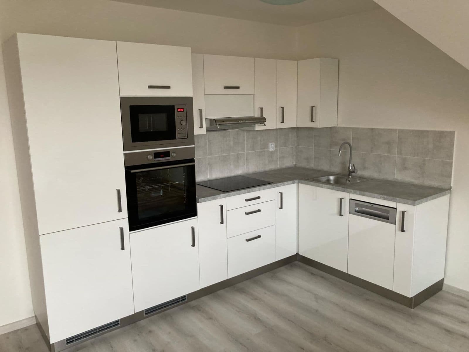 Studio flat to rent, 36 m², K Šátalce, Jesenice, Středočeský Region Studio flat to rent, 36 m², K Šátalce, Jesenice, Středočeský Region